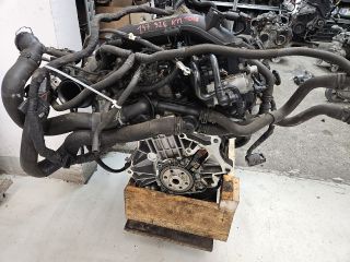 bontott VW GOLF VI Motor (Fűzött blokk hengerfejjel)