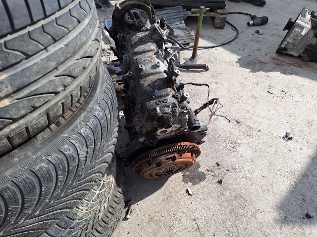 bontott VW GOLF VI Motor (Fűzött blokk hengerfejjel)