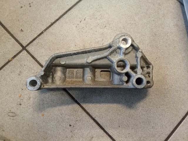 bontott VW GOLF VI Motor Tartó Bak (Pozíciófüggetlen)