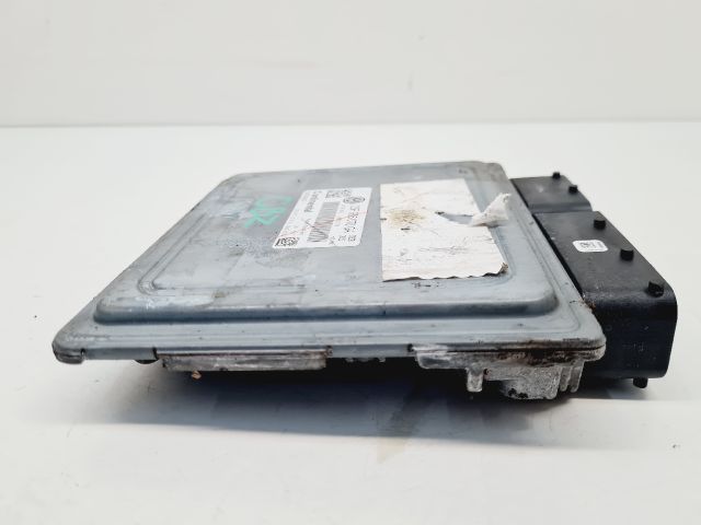 bontott VW GOLF VI Motorvezérlő