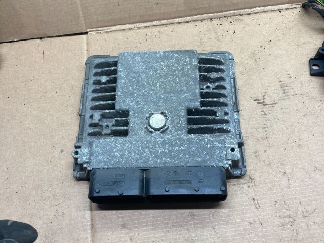 bontott VW GOLF VI Motorvezérlő