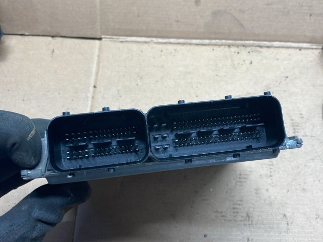 bontott VW GOLF VI Motorvezérlő