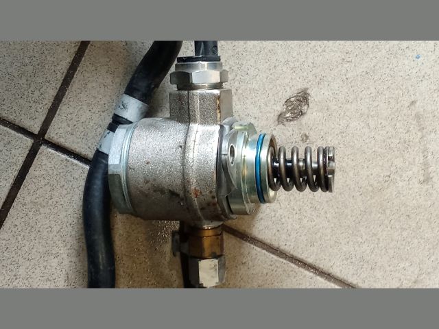 bontott VW GOLF VI Nagynyomású Szivattyú