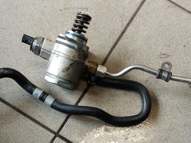 bontott VW GOLF VI Nagynyomású Szivattyú