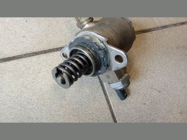 bontott VW GOLF VI Nagynyomású Szivattyú