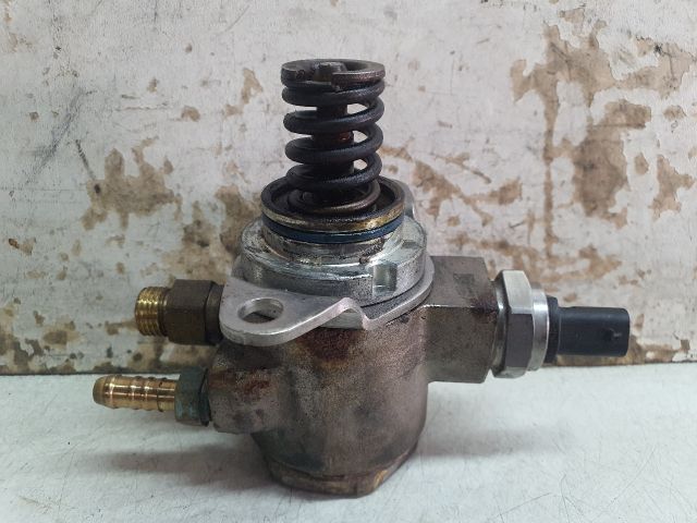 bontott VW GOLF VI Nagynyomású Szivattyú