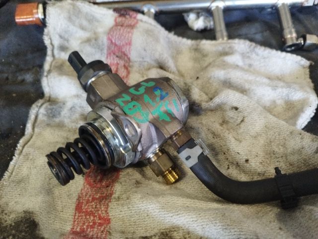 bontott VW GOLF VI Nagynyomású Szivattyú