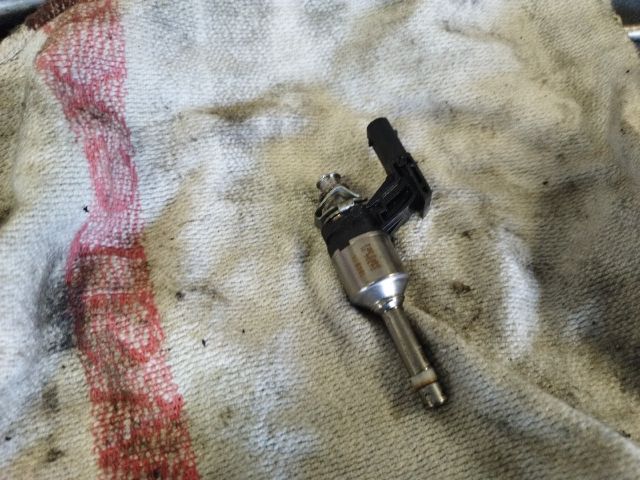 bontott VW GOLF VI Porlasztó (1 db)