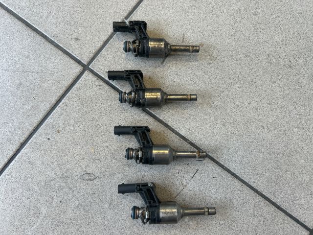 bontott VW GOLF VI Porlasztó Sor / Híd