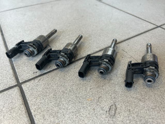 bontott VW GOLF VI Porlasztó Sor / Híd