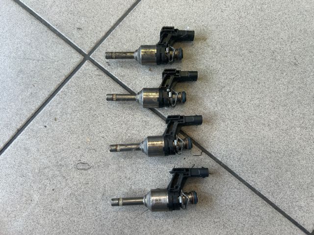 bontott VW GOLF VI Porlasztó Sor / Híd