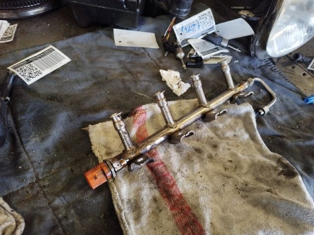 bontott VW GOLF VI Porlasztó Sor / Híd