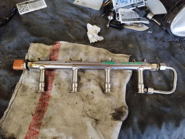 bontott VW GOLF VI Porlasztó Sor / Híd