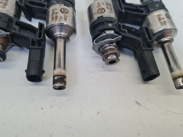 bontott VW GOLF VI Porlasztó Sor / Híd