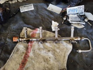 bontott VW GOLF VI Porlasztó Sor / Híd