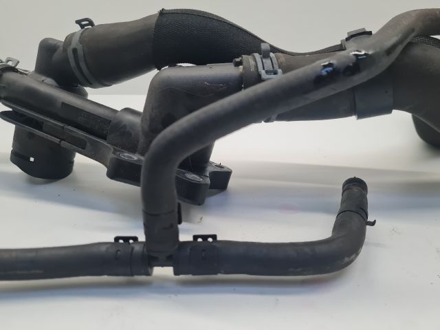 bontott VW GOLF VI Termosztátház Csővel