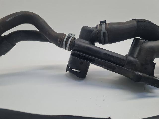 bontott VW GOLF VI Termosztátház Csővel