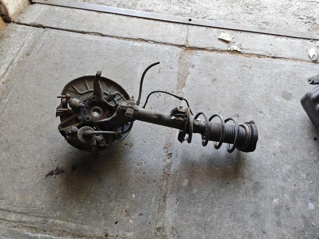 bontott VW GOLF VI Bal első Gólyaláb (Lengécsillapító, Rugó)