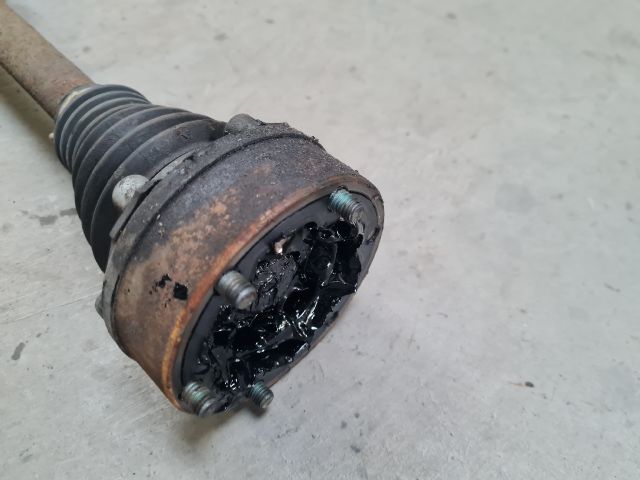 bontott VW GOLF VI Bal Féltengely