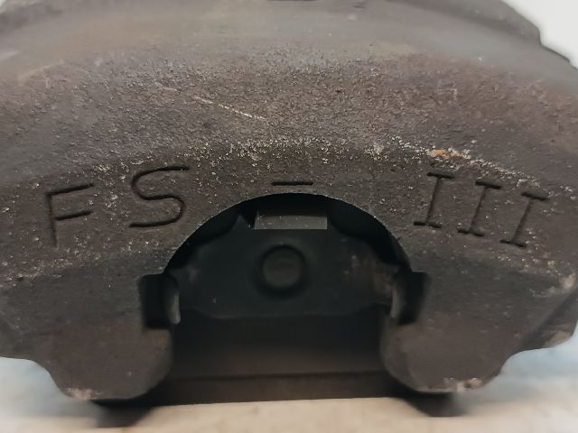 bontott VW GOLF VI Jobb első Féknyereg Munkahengerrel