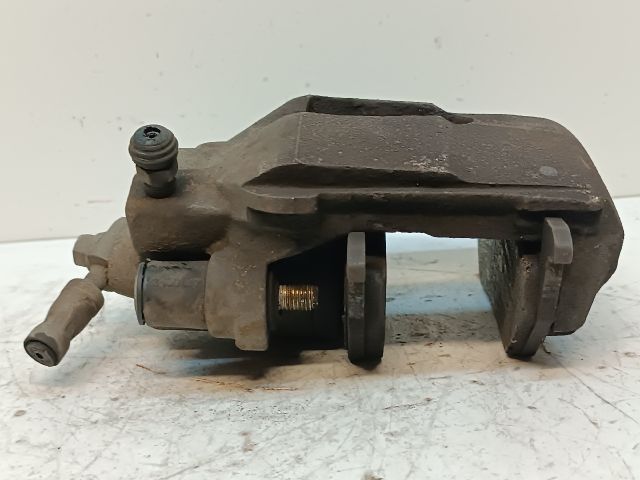 bontott VW GOLF VI Jobb első Féknyereg Munkahengerrel