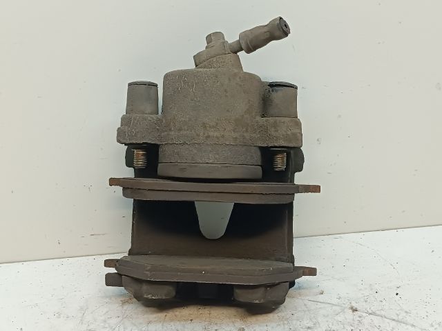 bontott VW GOLF VI Jobb első Féknyereg Munkahengerrel