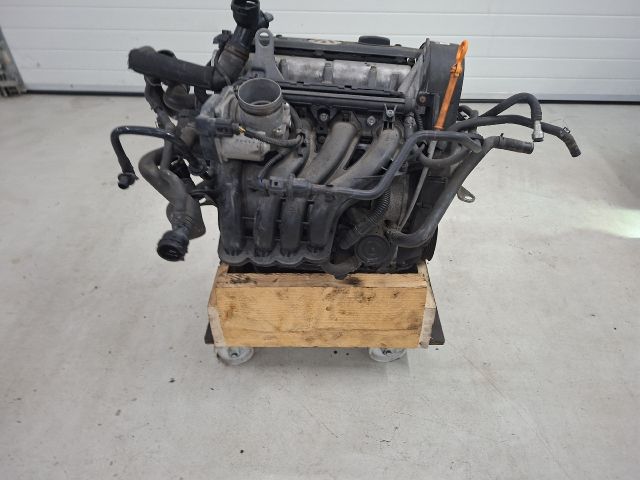 bontott VW GOLF VI Komplett Motor (Segédberendezésekkel)