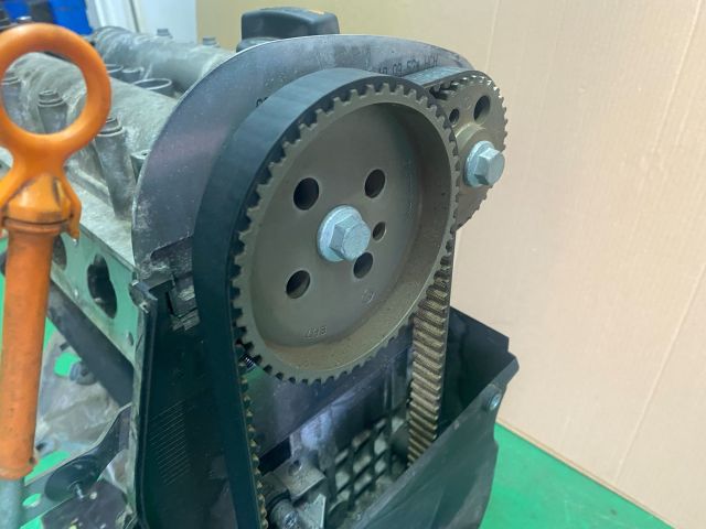 bontott VW GOLF VI Motor (Fűzött blokk hengerfejjel)