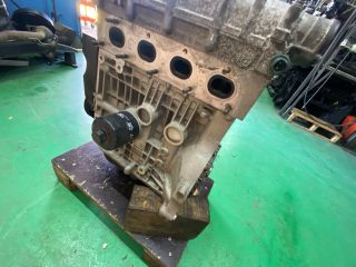 bontott VW GOLF VI Motor (Fűzött blokk hengerfejjel)