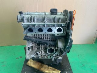 bontott VW GOLF VI Motor (Fűzött blokk hengerfejjel)