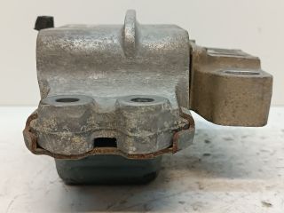 bontott VW GOLF VI Motor Tartó Bak Bal