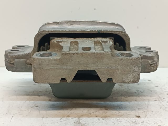 bontott VW GOLF VI Motor Tartó Bak Bal