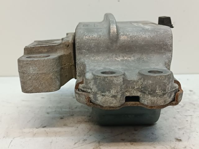 bontott VW GOLF VI Motor Tartó Bak Bal