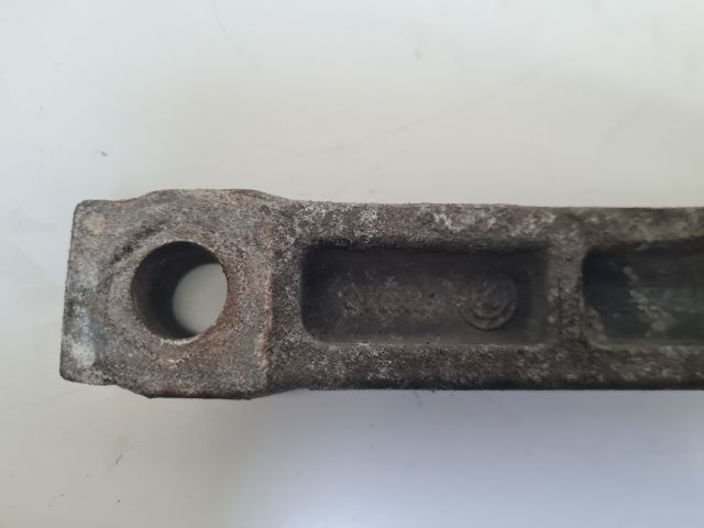 bontott VW GOLF VI Motor Tartó Bak (Fém)