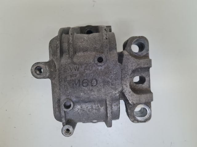 bontott VW GOLF VI Motor Tartó Bak (Fém)