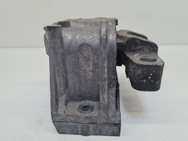 bontott VW GOLF VI Motor Tartó Bak (Fém)