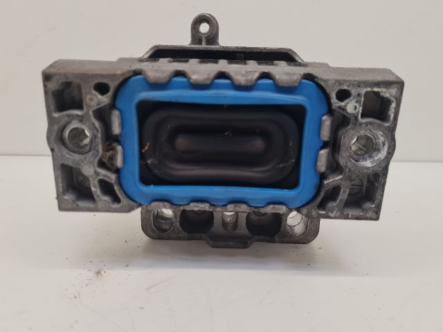 bontott VW GOLF VI Motor Tartó Bak (Fém)