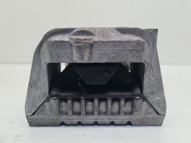 bontott VW GOLF VI Motor Tartó Bak (Fém)