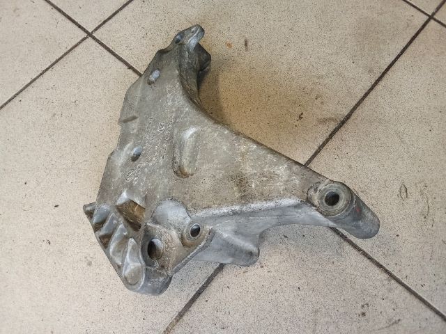 bontott VW GOLF VI Motor Tartó Bak (Pozíciófüggetlen)