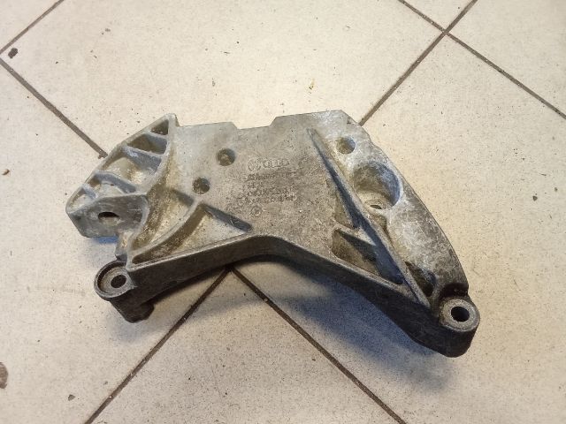 bontott VW GOLF VI Motor Tartó Bak (Pozíciófüggetlen)