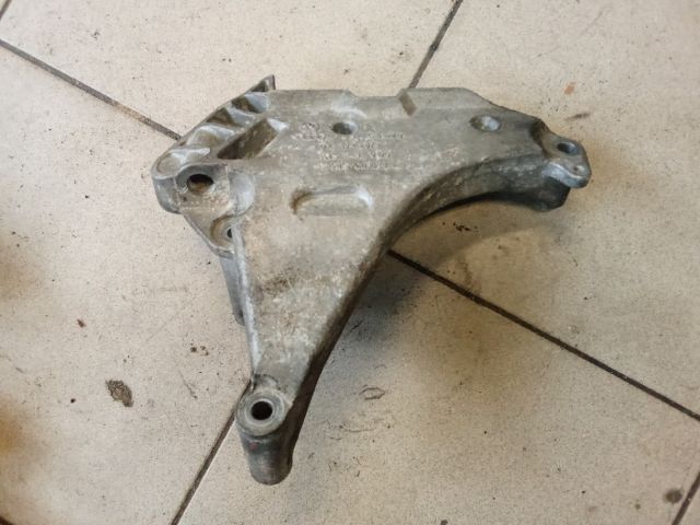 bontott VW GOLF VI Motor Tartó Bak (Pozíciófüggetlen)