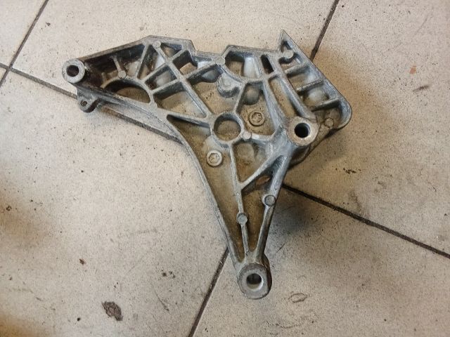 bontott VW GOLF VI Motor Tartó Bak (Pozíciófüggetlen)