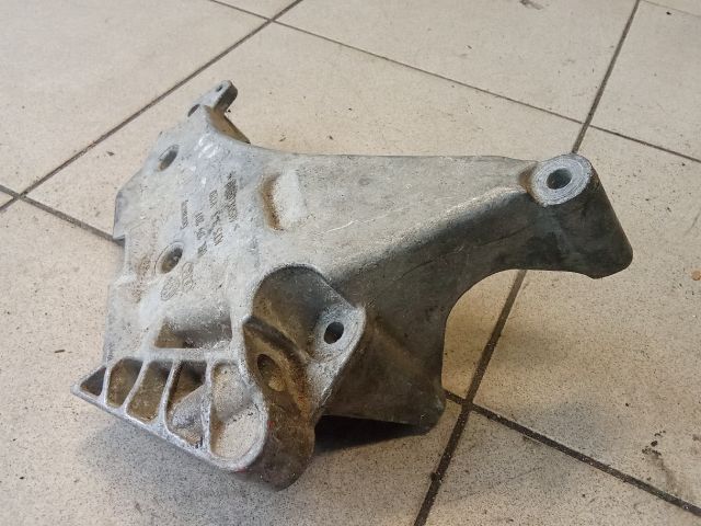 bontott VW GOLF VI Motor Tartó Bak (Pozíciófüggetlen)