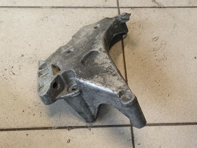 bontott VW GOLF VI Motor Tartó Bak (Pozíciófüggetlen)