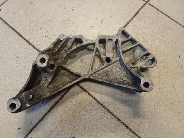 bontott VW GOLF VI Motor Tartó Bak (Pozíciófüggetlen)