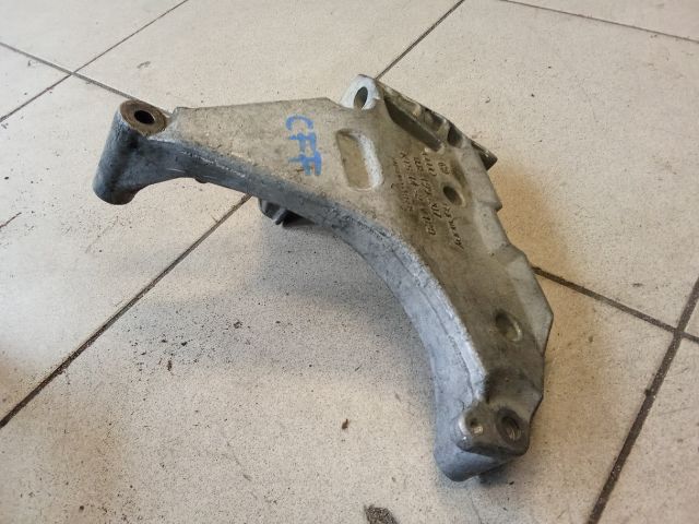 bontott VW GOLF VI Motor Tartó Bak (Pozíciófüggetlen)