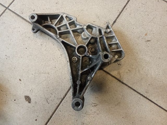 bontott VW GOLF VI Motor Tartó Bak (Pozíciófüggetlen)