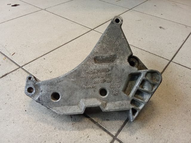 bontott VW GOLF VI Motor Tartó Bak (Pozíciófüggetlen)