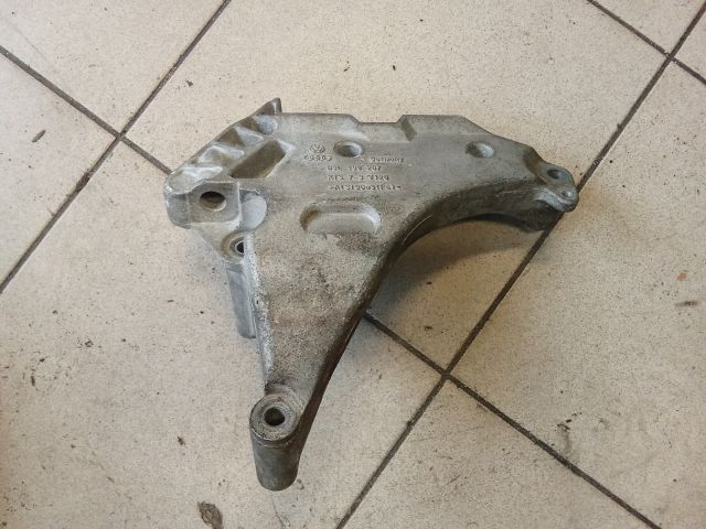 bontott VW GOLF VI Motor Tartó Bak (Pozíciófüggetlen)