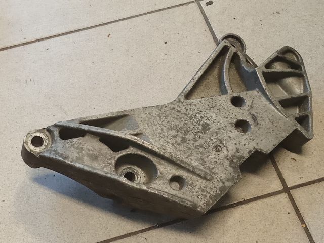 bontott VW GOLF VI Motor Tartó Bak (Pozíciófüggetlen)